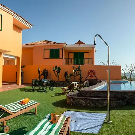 Semesterbostad Village *