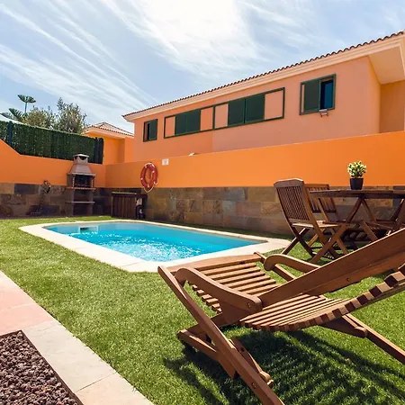 Semesterbostad Village