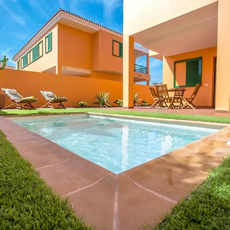 Semesterbostad Village *