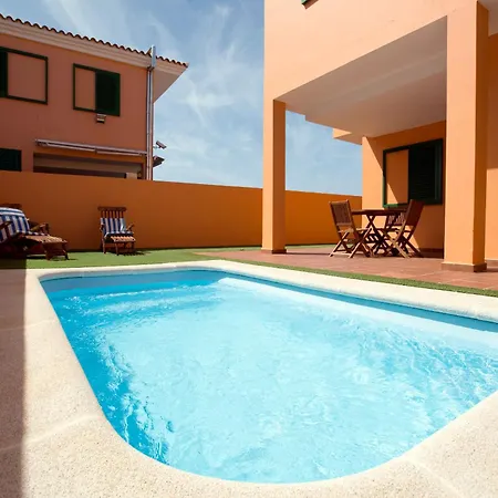 Semesterbostad Village